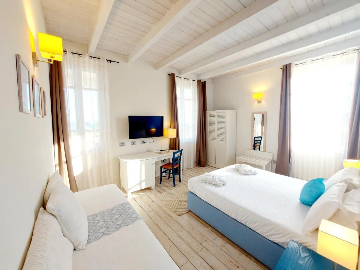 Hotel La Villa Del Mare Cagliari Exteriör bild